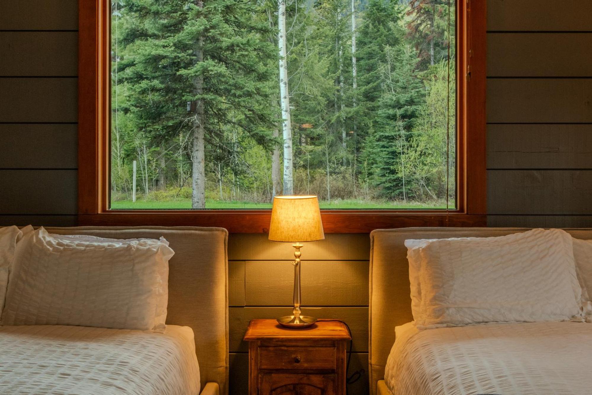 Winston Lodge Golden Exteriér fotografie